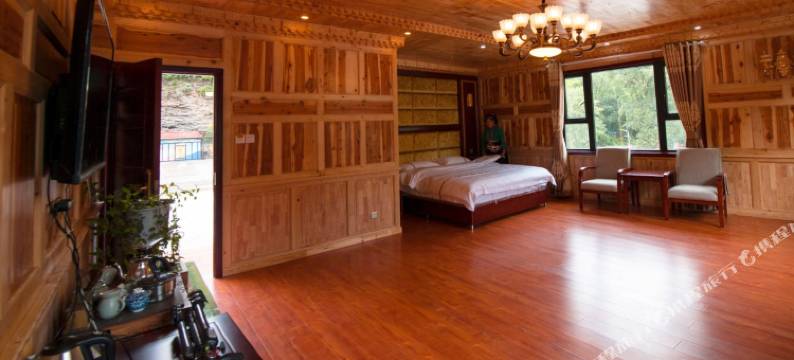 马尔康土司天然阁酒店图片