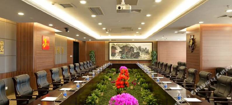 艺龙安云酒店(大连开发区安盛购物广场金马路店)图片