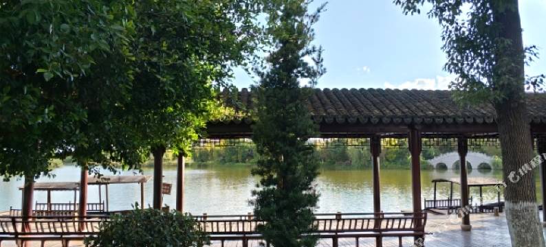 弥勒湖瑞酒店(湖泉生态园店)图片