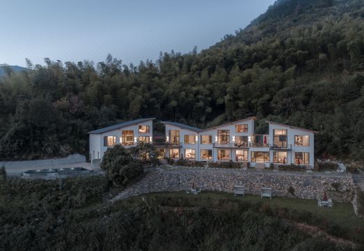 tlyunrivera Over view