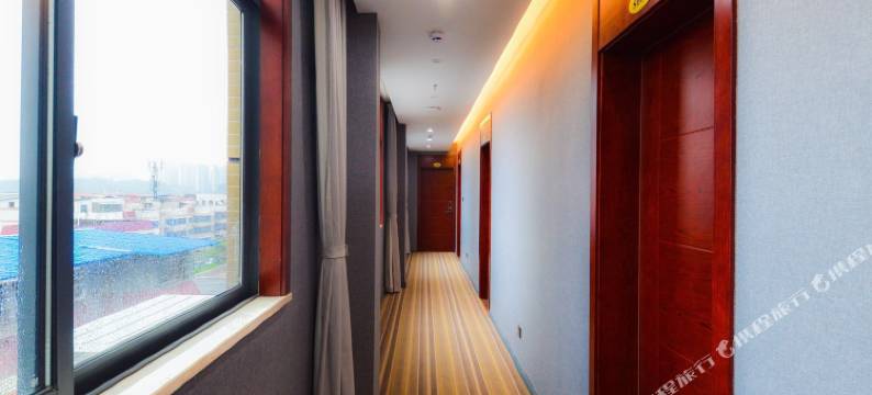 长沙逸盛主题酒店(中南大学阳光地铁站店)图片