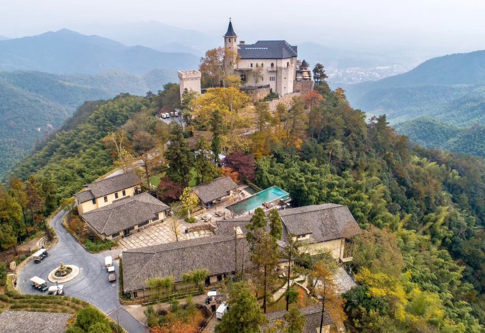 莫干山裸心堡度假村(naked Castle Resort Deqing)外景图