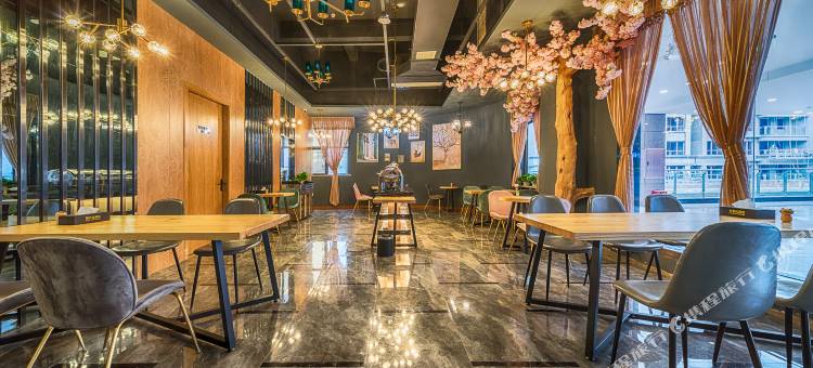 纳吾优酒店(广安邻水宏帆广场汽车客运中心店)图片