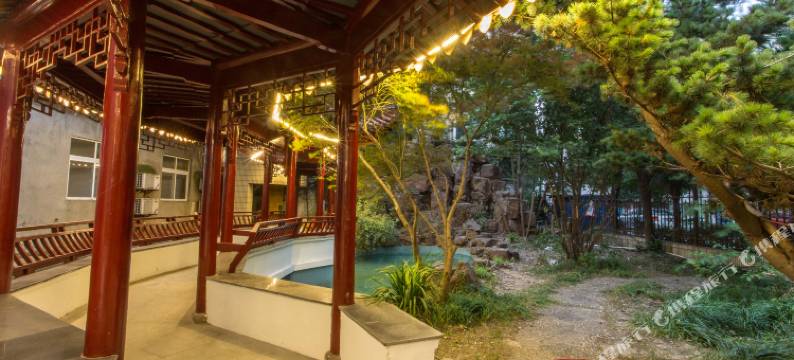 张家港迷白艺术酒店(大成广场店)图片