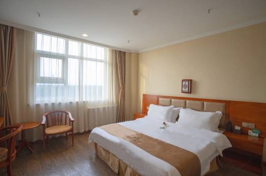 青岛丰大假日酒店(泊里地铁站店)