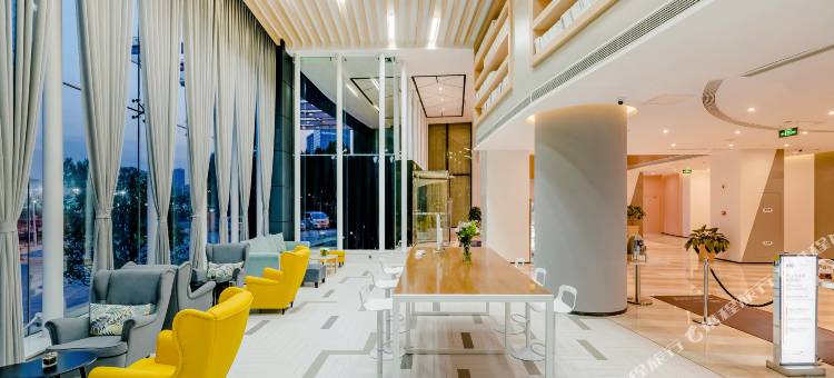 泰安中心智选假日酒店图片