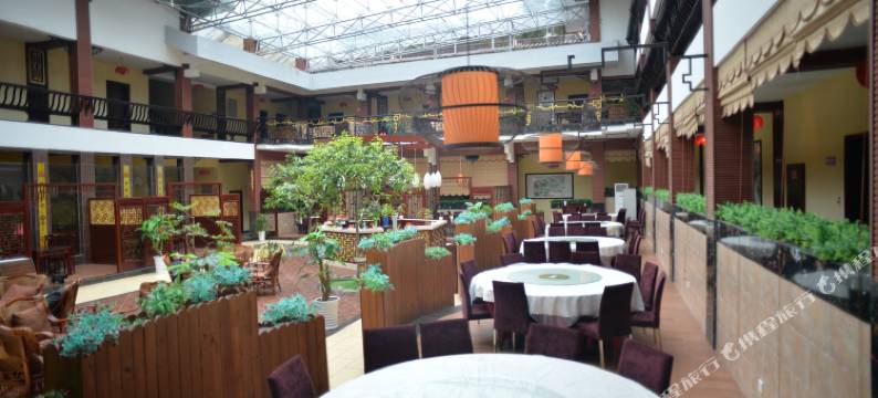 见山·平安私汤山庄(峨眉山景区店)图片