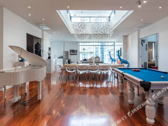 班飛亞唐森酒店 