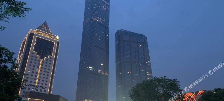 镇江泡泡夜景酒店式公寓图片