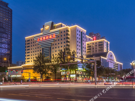 太原三晋国际饭店(柳巷五一广场地铁站店)