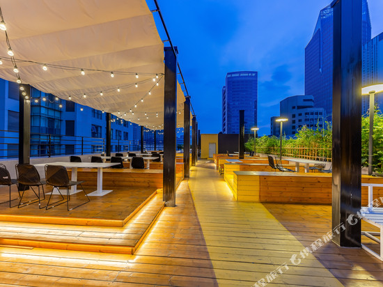 果实酒店(中山广场人民路东港商务区店)