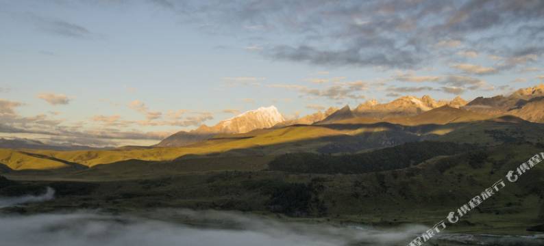 理塘格聂之眼龙金格登山居民宿图片