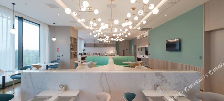武汉站青山印象城亚朵酒店图片