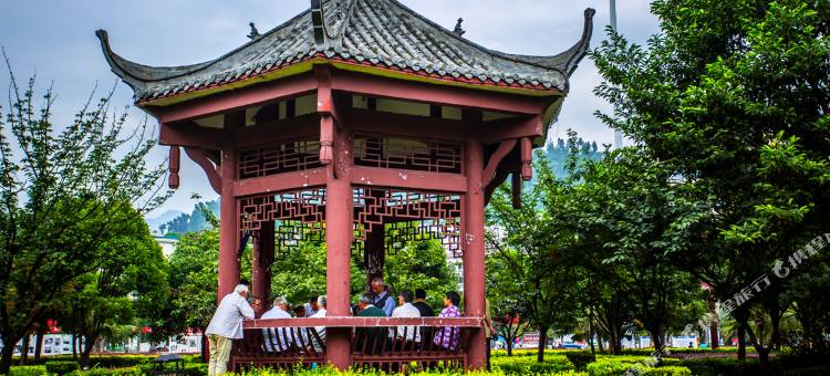 鸿源酒店(南江朝阳广场店)图片