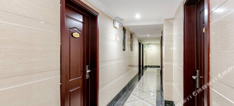 OYO峨眉山顺利树商旅旅店图片