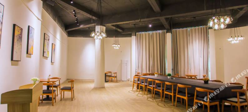 轻雅酒店(碧落凤凰店)图片