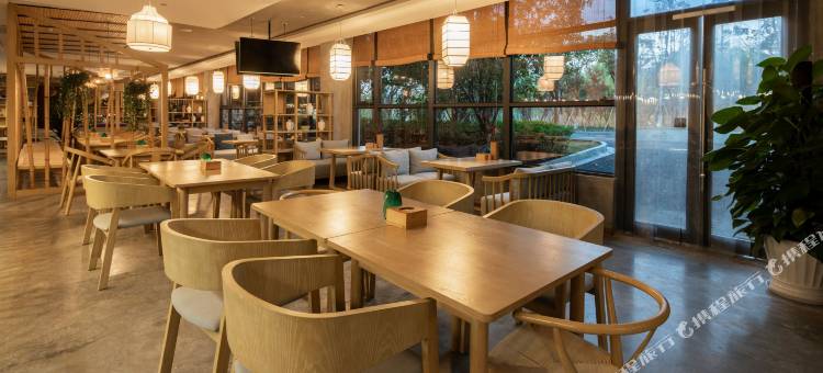 云隐·熙居酒店(安吉杭州凯蒂猫乐园店)图片