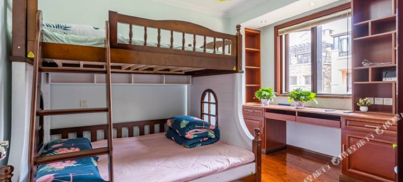 C罗豪华海边别墅东方影都民宿(玉皇山路分店)图片