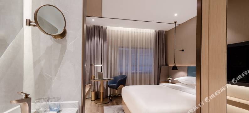 潮漫酒店(深圳市民中心莲花村地铁站店)图片