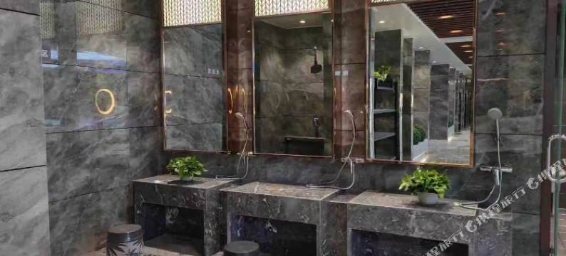 江汤家庭沐浴酒店(长春长影世纪城东北虎园店)图片