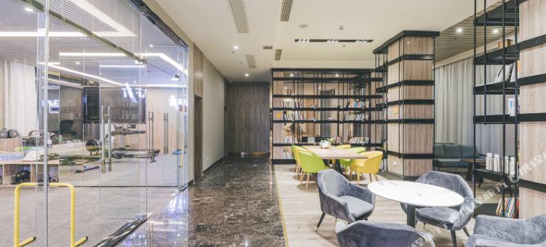 成都红牌楼地铁站鑫珀伦酒店图片