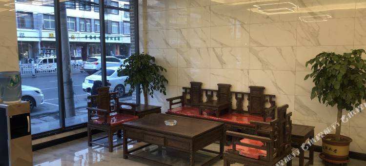 铂丽水晶精品酒店(新蔡县水韵天街景区店)图片