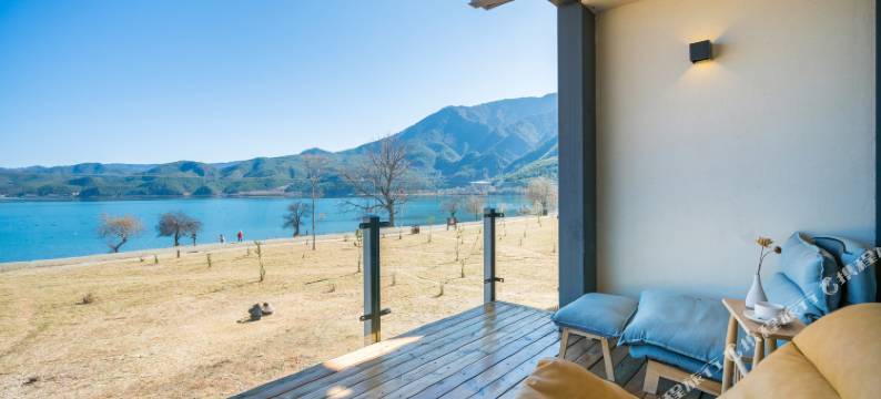 晏坐湖景清奢民宿(泸沽湖猪槽船游湖大落水村店)图片