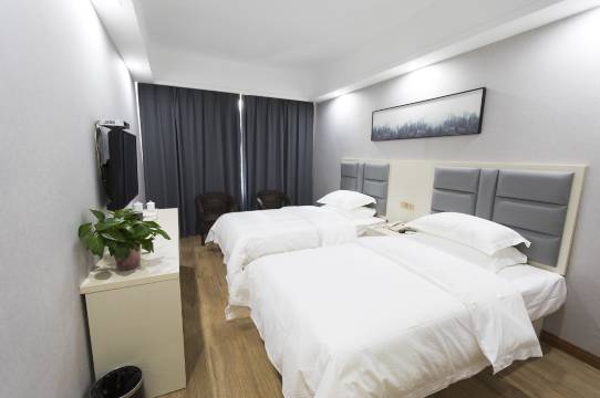 君御酒店(一峰城市广场东商贸店)