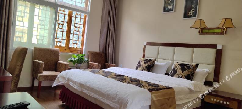 泸定海螺沟隆八步宾馆图片