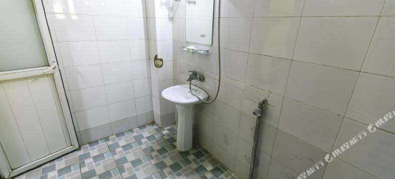 OYO重庆和旺宾馆(西南政法大学店)图片