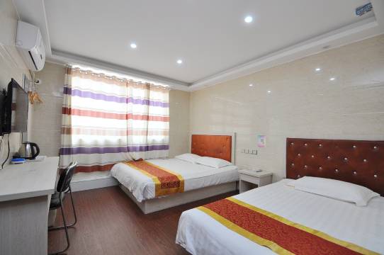 东森酒店(南京浦口审计大学文德路地铁站店)