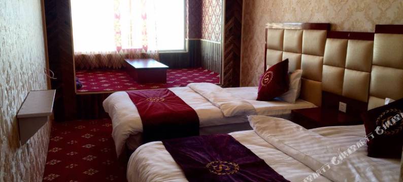 青海湖小牦牦家庭牧场图片