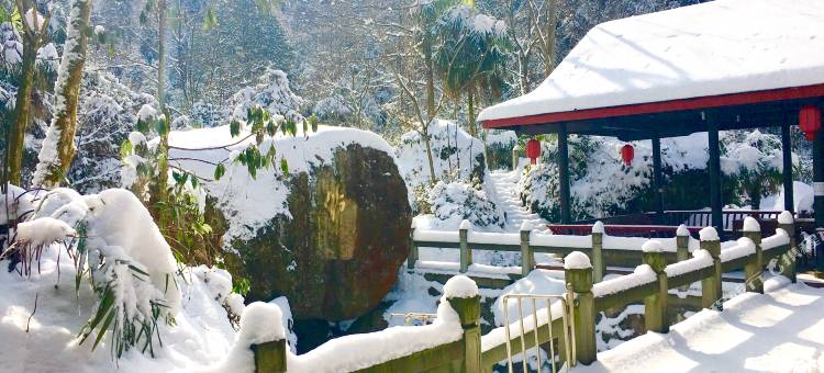 峨眉山半山居四合院图片