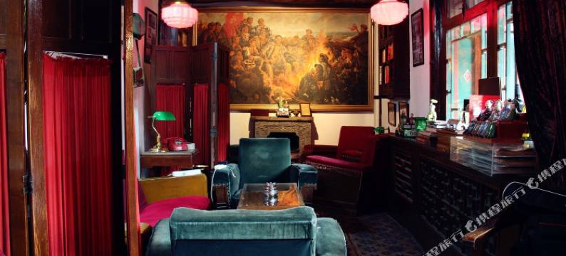 北京新红资红色四合院图片