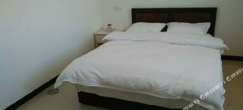 平江纯溪迎客松山庄图片