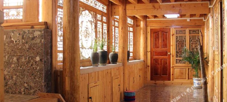 丽江束河香柳客栈图片