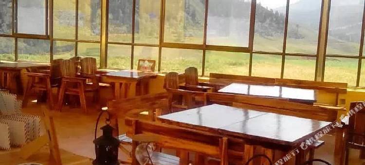 祁连卓尔山国际青年旅舍图片