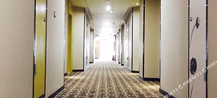 派酒店(珠海城职院金湾华发商都店)图片