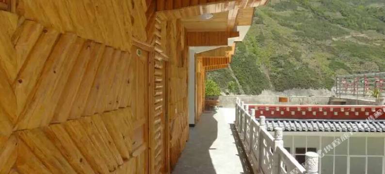 德钦迁喜酒楼图片