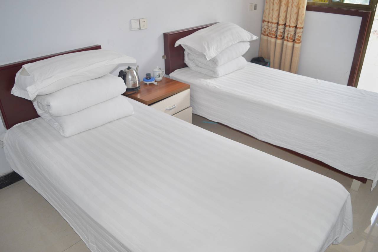 平山桥头农家院