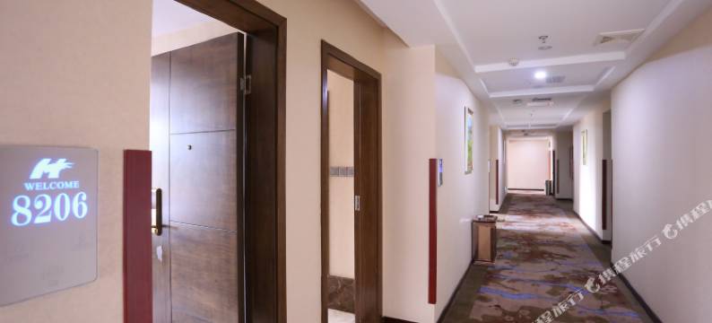 鸿腾酒店(成都光华公园地铁站店)图片