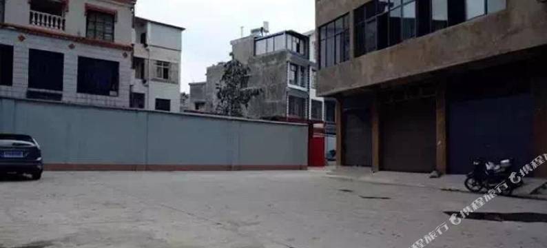 罗平采云居酒店图片