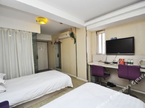 镇江增华阁城市森林主题宾馆 2.0分(39条点评) 78起距离309米立即预订