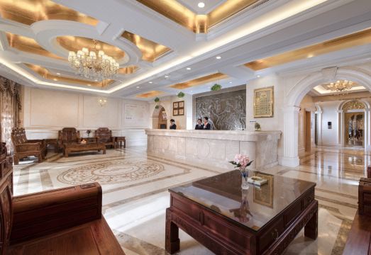 Vienna Hotel (Meizhou City Center) Hotel Overview