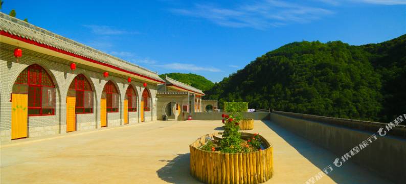 吉县人祖山忘忧山庄图片