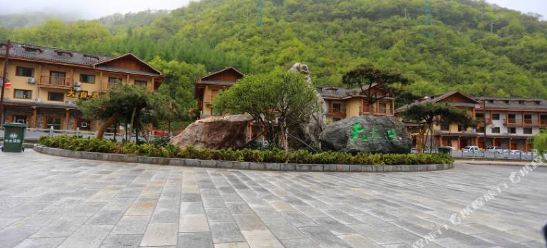 神农架湖光山舍酒店图片