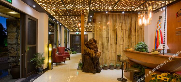 泸沽湖云上度假酒店(达祖情人滩店)图片