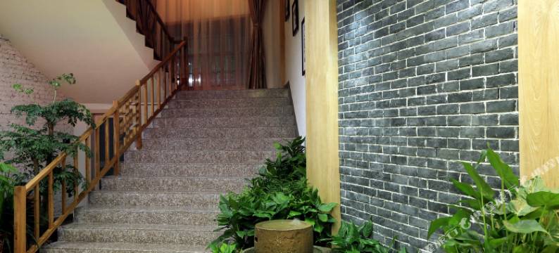 长悦人特色民宿(武陵源汽车站店)图片