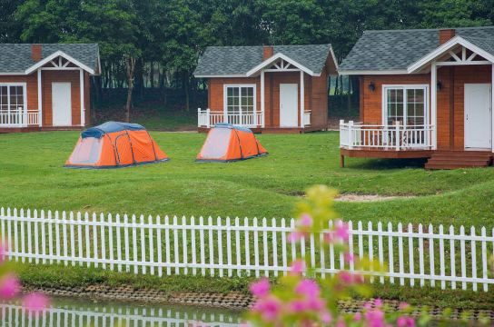 迪茵湖湖畔木屋别墅酒店
