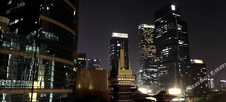 上海弄堂里13号线淮海中路清新Loft普通公寓(分店)图片